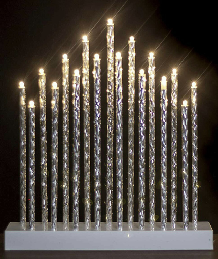 Obrázek z Designový vánoční svícen s 17 LED svíčkami z nerezu na dřevěném podstavci 